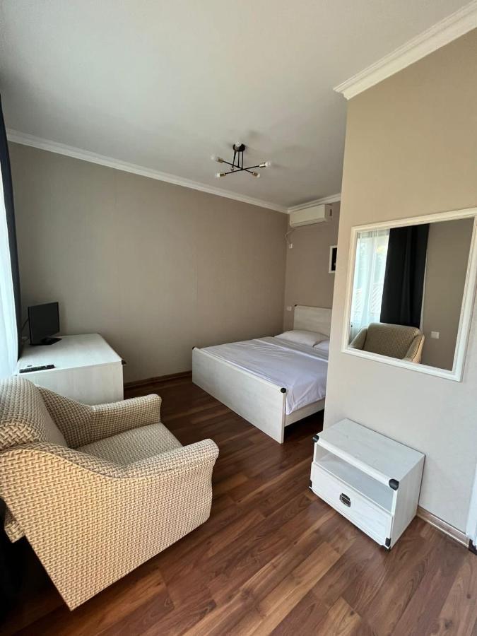 Gostevoy Dom Samir Hotel Gagra Bagian luar foto